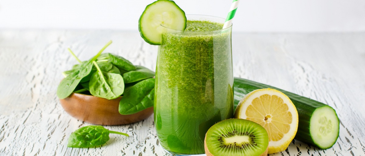 Grüner Smoothie und grünes Obst