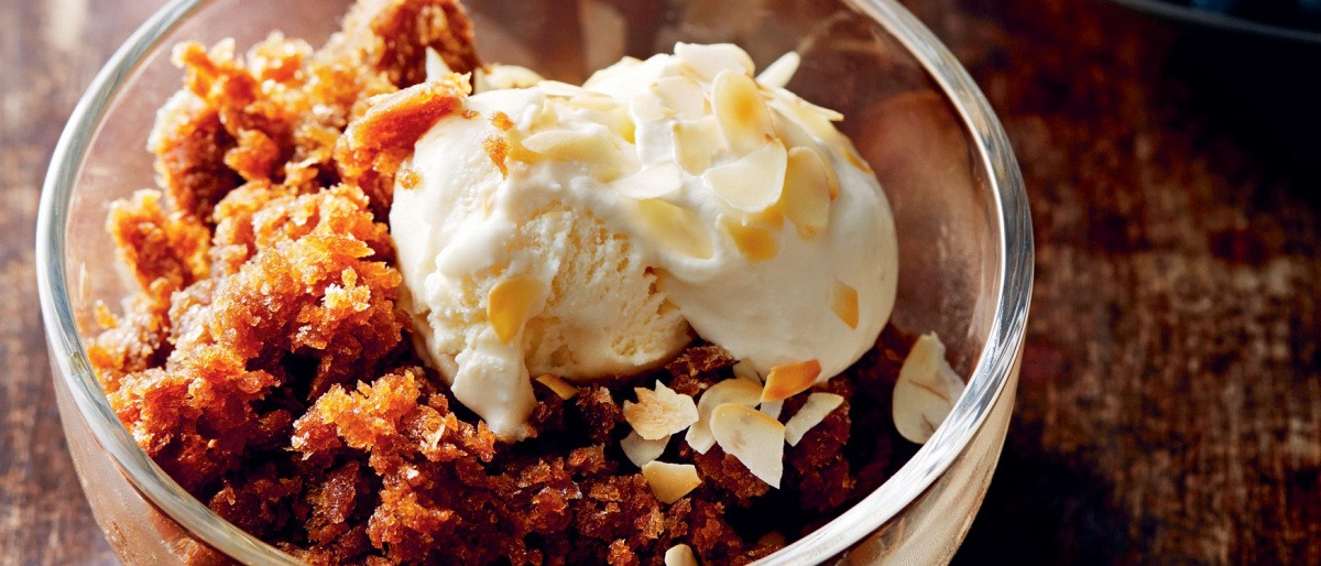 Kaffeegranita mit Mandeln und Schwarzbeeren von Fairtrade