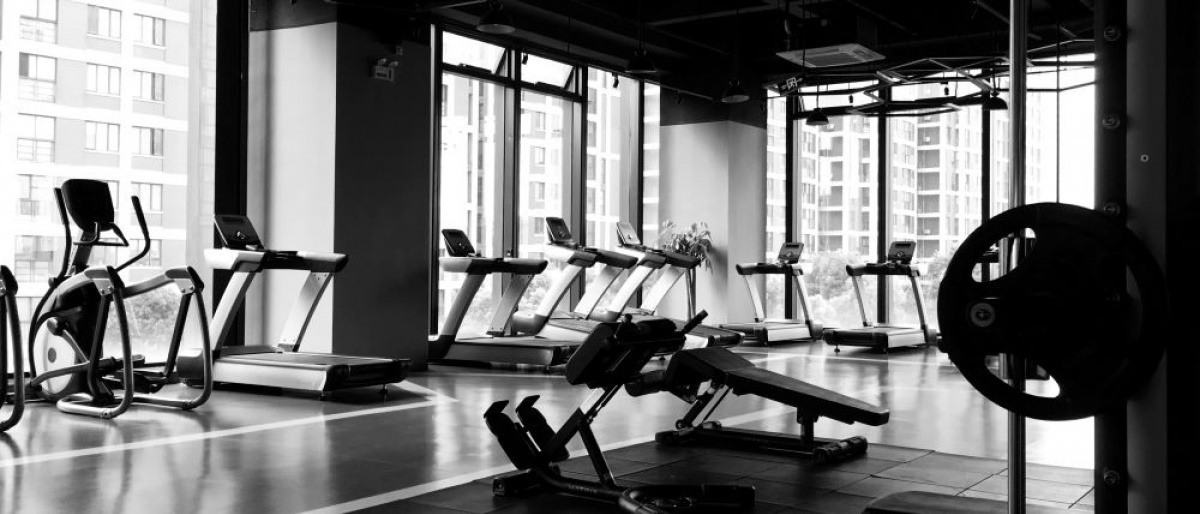 Ein Fitnessstudio ist wegen dem Lockdown leer