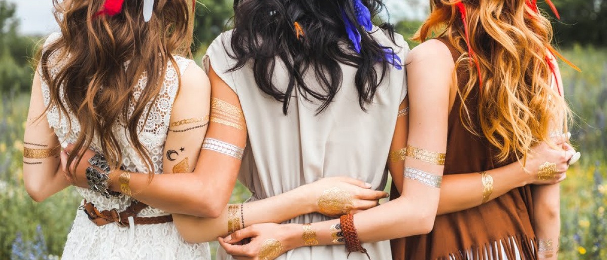 Frauen mit unterschiedlichen Haarfarben