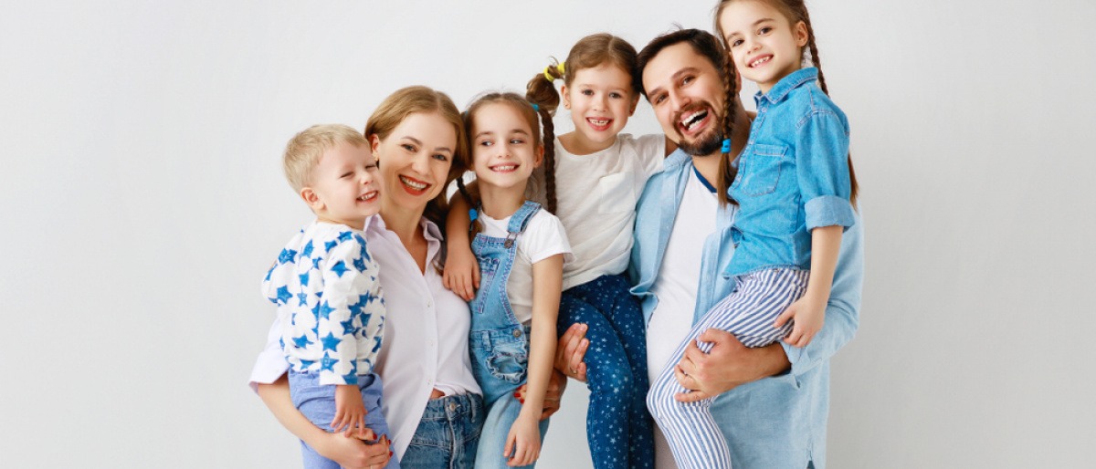 Eine Patchworkfamilie - Tipps für das Gelingen dieser besonderen Familienkonstellation braucht diese glückliche Familie offensichtlich nicht.