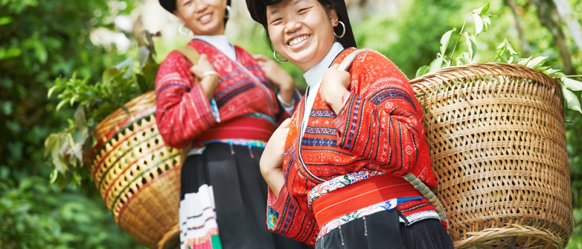 Zwei Frauen in Asien nach den Wechseljahren