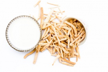 Getrocknete Wurzeln von Ashwagandha