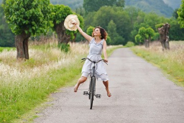 Frau auf Fahrrad